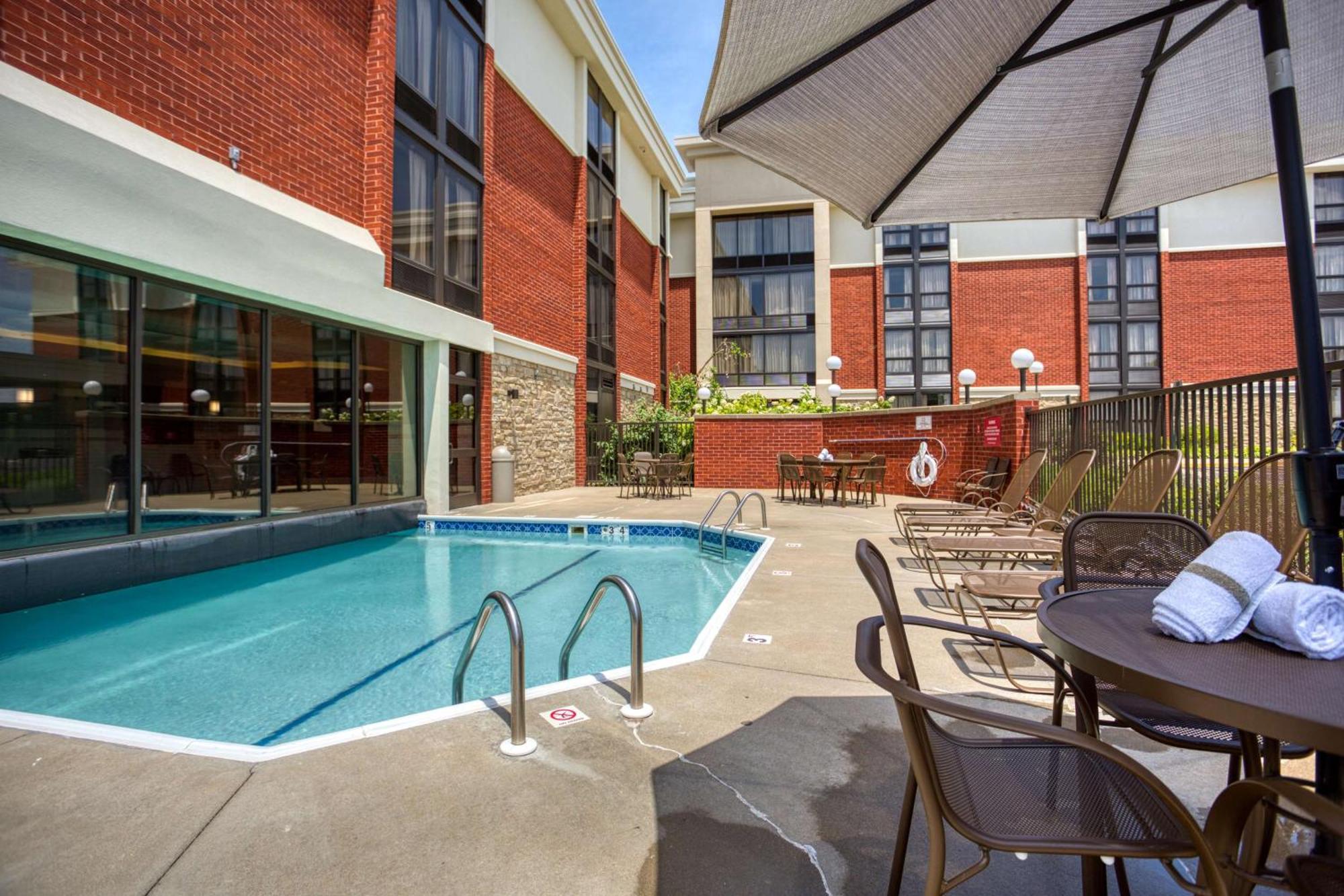 Drury Inn & Suites St. Louis - Fairview Heights Eksteriør billede