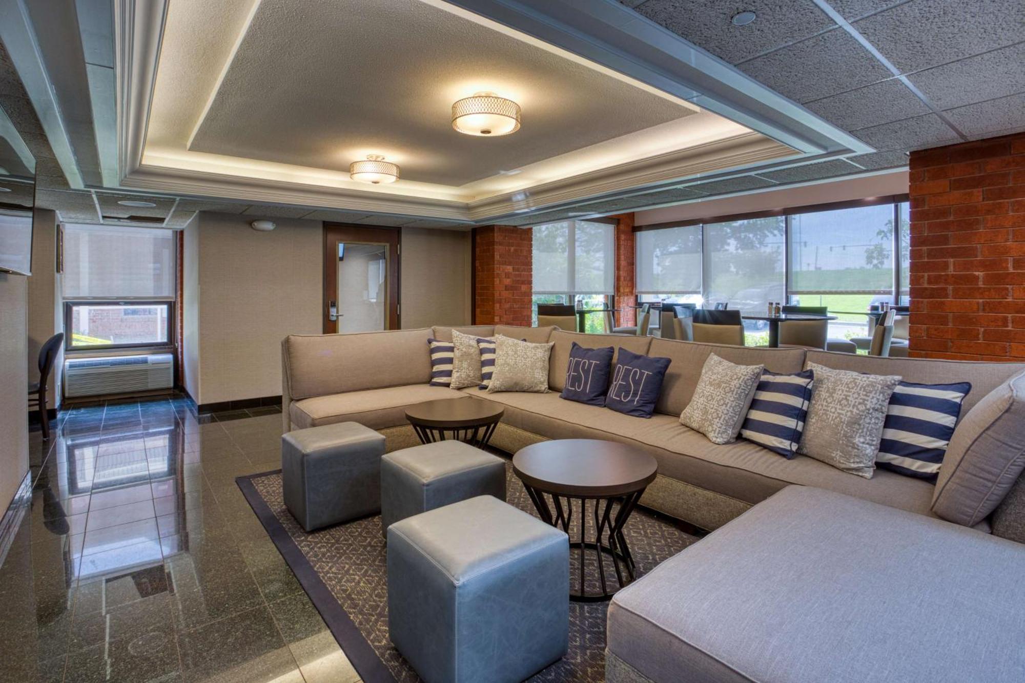 Drury Inn & Suites St. Louis - Fairview Heights Eksteriør billede
