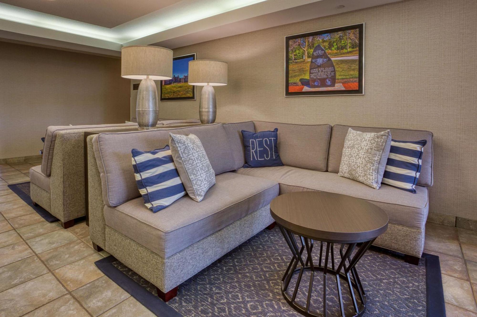 Drury Inn & Suites St. Louis - Fairview Heights Eksteriør billede