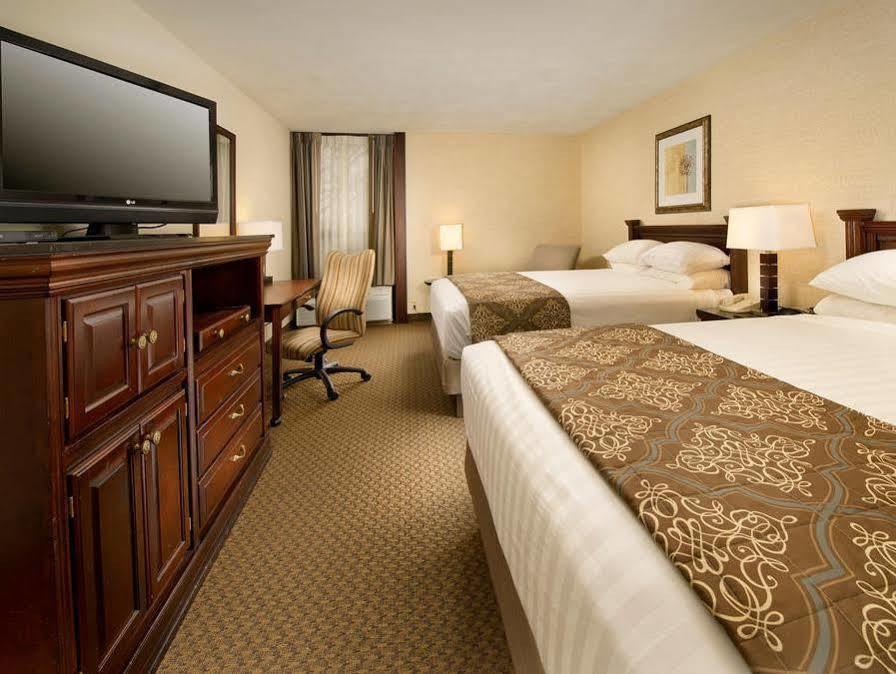 Drury Inn & Suites St. Louis - Fairview Heights Eksteriør billede